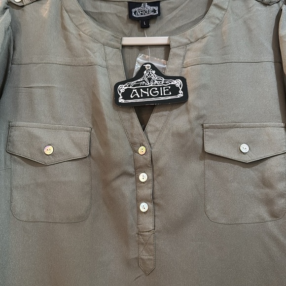 Pullover Top - Picture 2 of 4